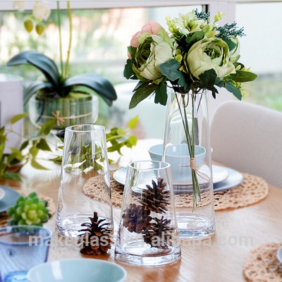 Table decorcone shaped clear vase glass